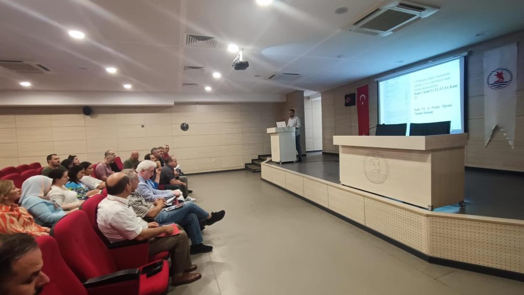 İnsan ve Toplum Bilimleri Fakültesi Tarih ve Coğrafya Bölümleri program akreditasyonu ara değerlendirme hazırlık sürecinin sonuna yaklaştı